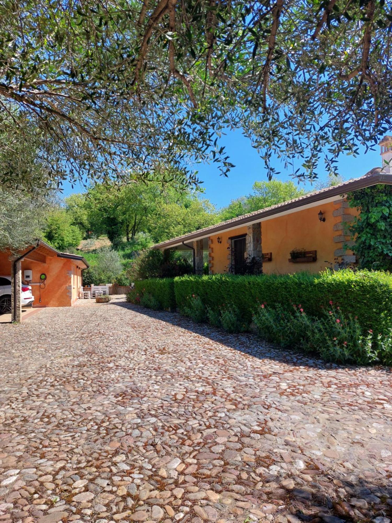 Casa Vacanza Centro Sardegna Sorgono Buitenkant foto